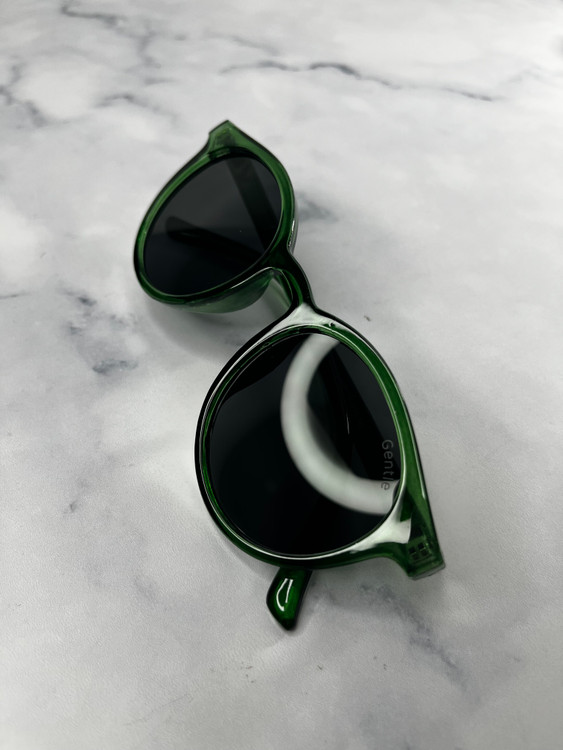 round-sunglasses-green-frame-unisex.jpg